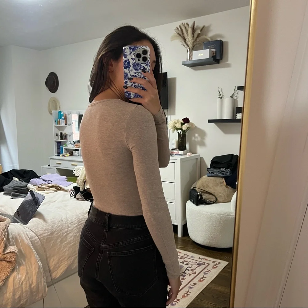 Abercrombie and fitch soft AF knit bodysuit - Picture 4 of 6